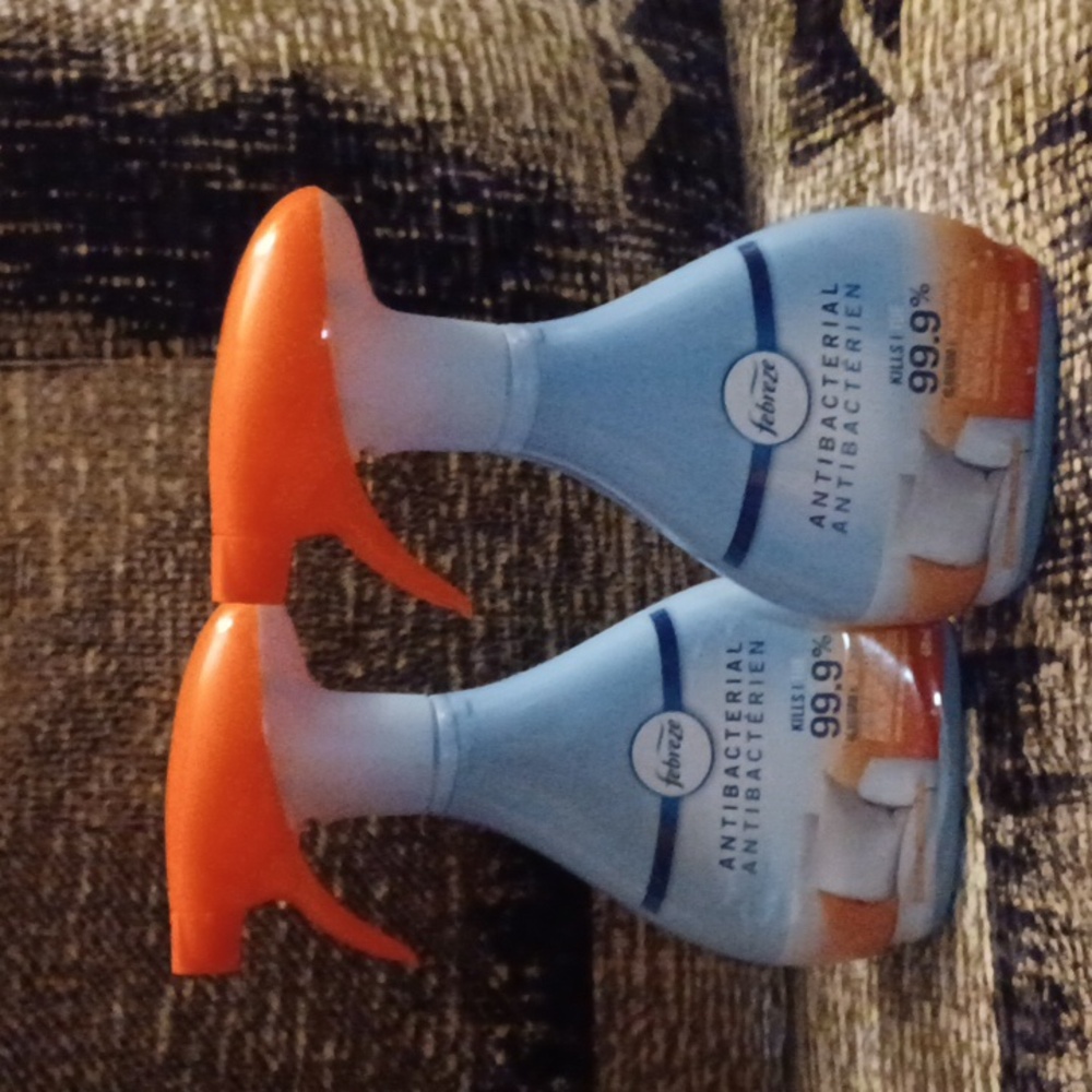 4/$30 New Febreze Antibacterial Fabric Refresher - 2 Bottles 438 mL (Each)
